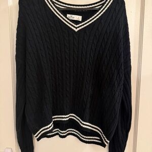 Hollister Black and White V-Neck Cable Knit Sweater